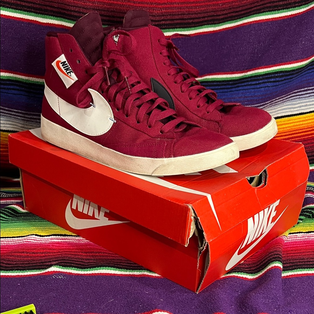 Nike Blazer Mid Rebel in Burgundy and White Sneakers
